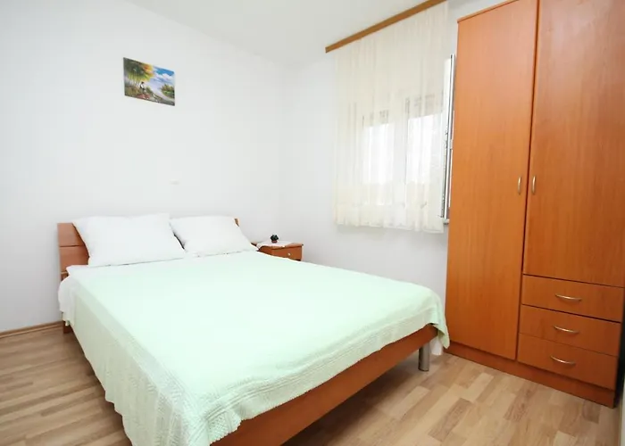 Appartement With Parking Space Petrcane, Zadar - 3300 *